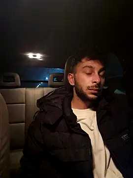 Snapshot of Iulianmarius12 chatting on 02.21.26 Iulianmarius12 online show from 02.21.26