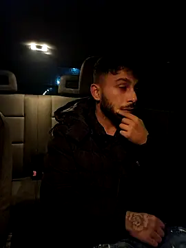 Snapshot of Iulianmarius12 chatting on 03.05.26 Iulianmarius12 online show from 03.05.26