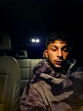 Snapshot of Iulianmarius12 chatting on 03.22.26 Iulianmarius12 online show from 03.22.26