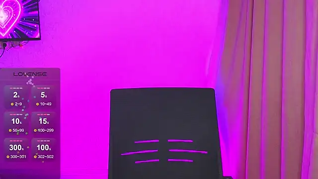 Wild Sophie  online show from 02.06.25