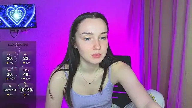 Wild Sophie  online show from 02.08.25