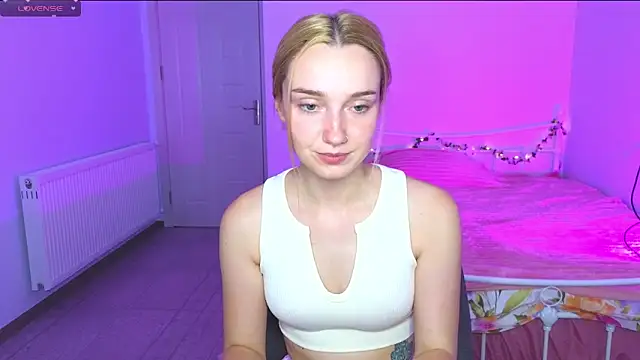 Wild Sophie  online show from 09.23.25