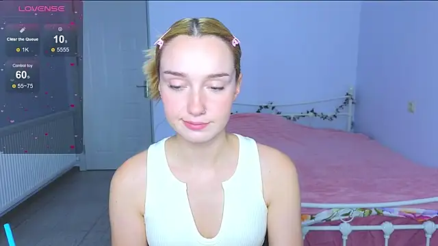 Wild Sophie  online show from 09.26.25