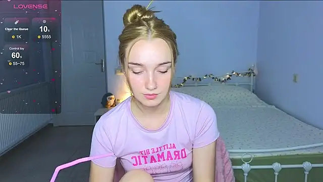 Wild Sophie  online show from 10.04.25