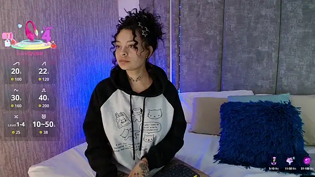 Snapshot of KatherineGomez chatting on 09.19.25 KatherineGomez online show from 09.19.25