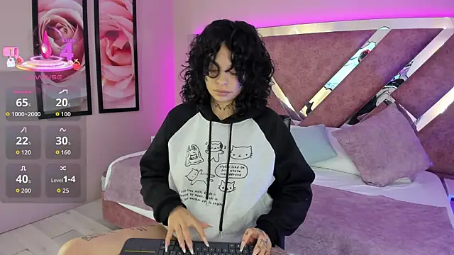 Snapshot of KatherineGomez chatting on 11.15.25 KatherineGomez online show from 11.15.25