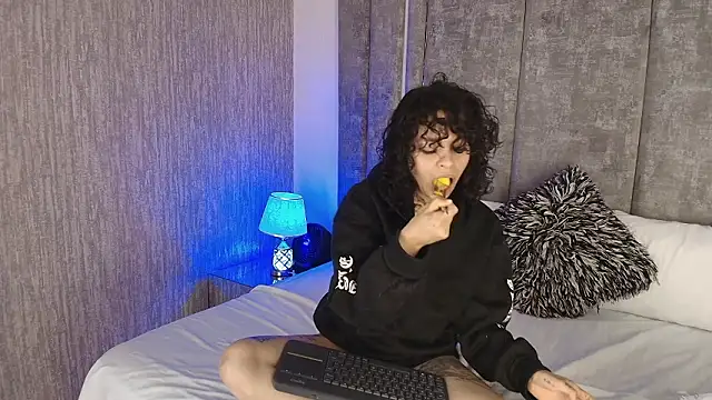 Snapshot of KatherineGomez chatting on 02.04.26 KatherineGomez online show from 02.04.26