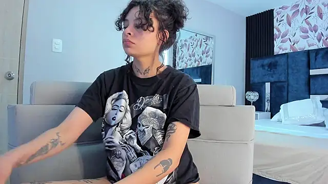 Snapshot of KatherineGomez chatting on 04.01.26 KatherineGomez online show from 04.01.26