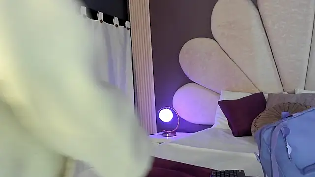 Snapshot of KatherineGomez chatting on 04.15.26 KatherineGomez online show from 04.15.26