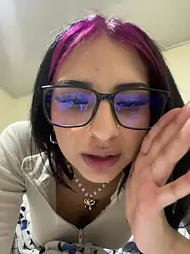 Hilary pinkk online show from 02.05.25