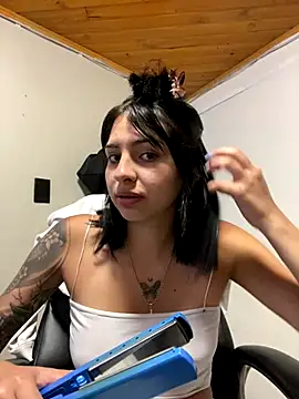 Hilary pinkk online show from 10.22.25