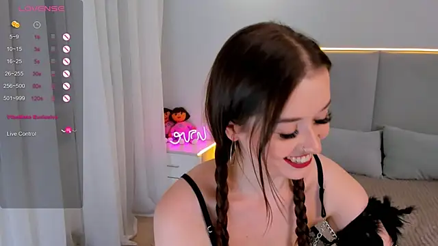 Emeli Love online show from 01.11.25