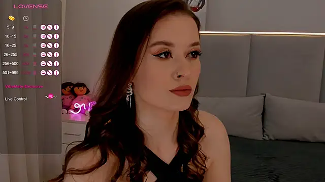 Emeli Love online show from 02.26.25