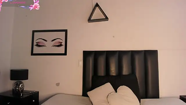 Khenta Michells online show from 01.06.26