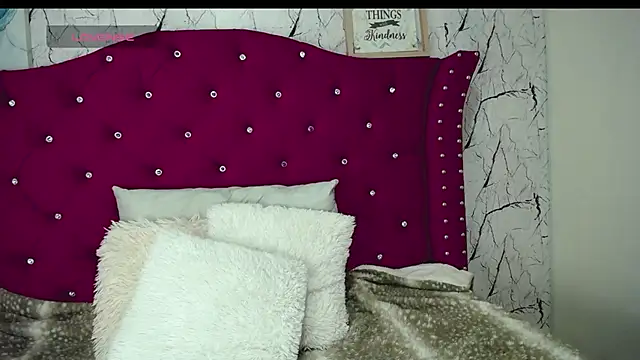 Snapshot of charlotte1-ls chatting on 12.01.24 charlotte1-ls online show from 12.01.24