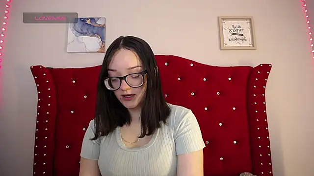 Snapshot of charlotte1-ls chatting on 12.20.24 charlotte1-ls online show from 12.20.24