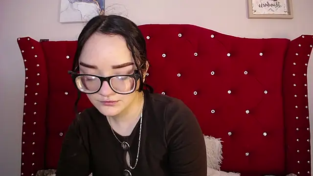 Snapshot of charlotte1-ls chatting on 02.06.25 charlotte1-ls online show from 02.06.25