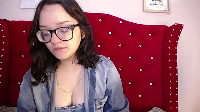 Snapshot of charlotte1-ls chatting on 02.07.25 charlotte1-ls online show from 02.07.25