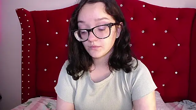 Snapshot of charlotte1-ls chatting on 02.14.25 charlotte1-ls online show from 02.14.25