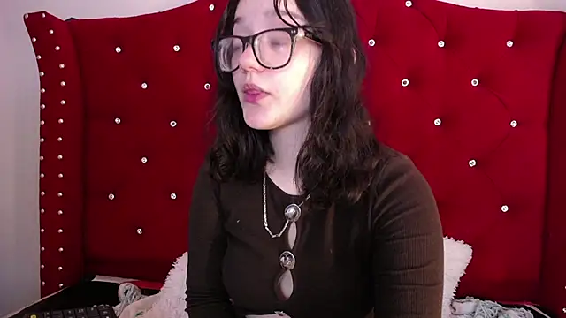 Snapshot of charlotte1-ls chatting on 02.15.25 charlotte1-ls online show from 02.15.25