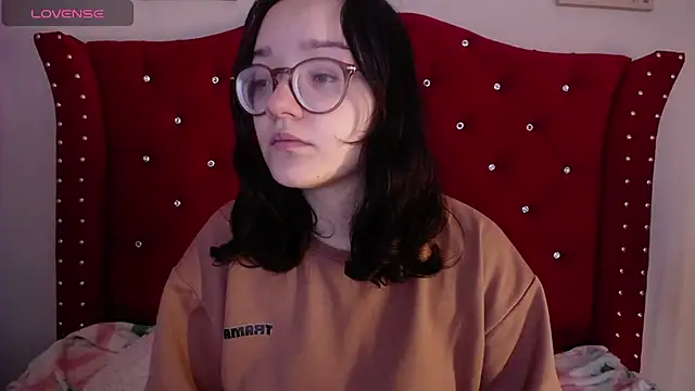 Snapshot of charlotte1-ls chatting on 03.17.25 charlotte1-ls online show from 03.17.25