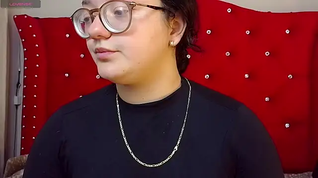 Snapshot of charlotte1-ls chatting on 09.17.25 charlotte1-ls online show from 09.17.25