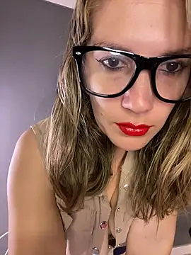 gwen ashly online show from 04.06.26