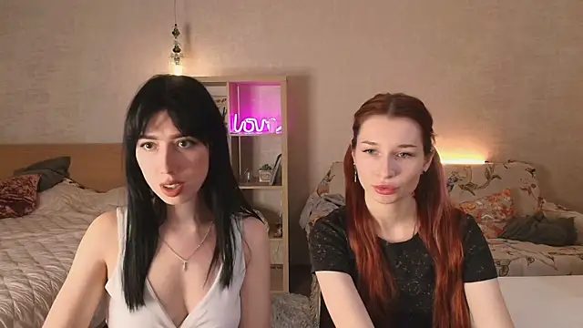 Snapshot of KeithTown chatting on 10.25.25 KeithTown online show from 10.25.25