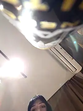 Snapshot of KeithTown chatting on 11.27.25 KeithTown online show from 11.27.25