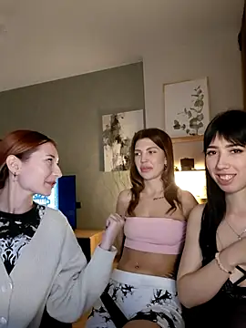 Snapshot of KeithTown chatting on 12.01.25 KeithTown online show from 12.01.25