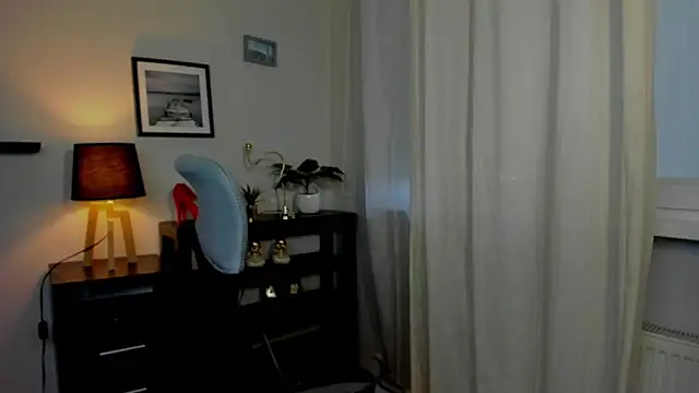 Snapshot of OLIVIA_lux chatting on 02.05.25 OLIVIA lux online show from 02.05.25