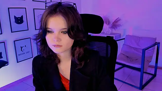 Elainebeness online show from 12.13.24