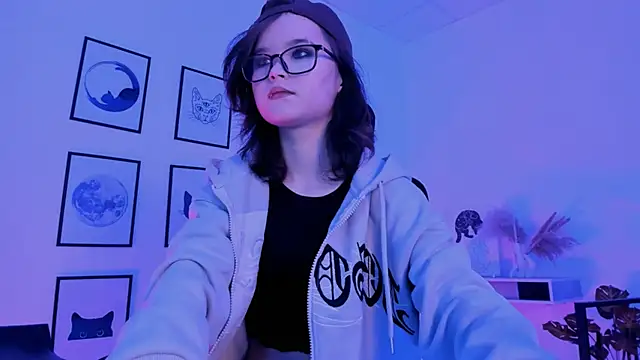 Elainebeness online show from 12.20.24