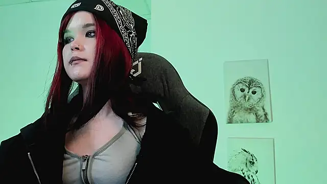 Elainebeness online show from 03.16.25