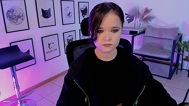 Elainebeness online show from 03.16.25