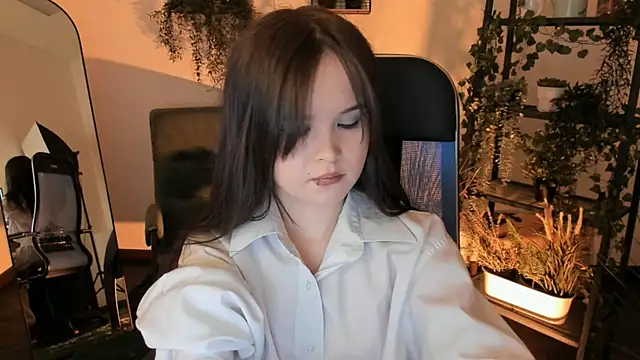 Snapshot of Elainebeness chatting on 04.27.26 Elainebeness online show from 04.27.26