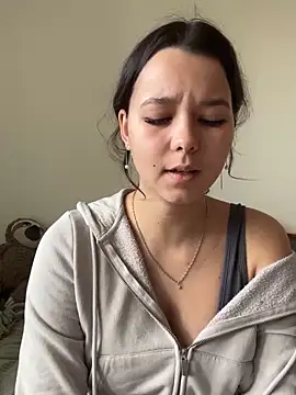 PoppyRobinson online show from 12.14.24