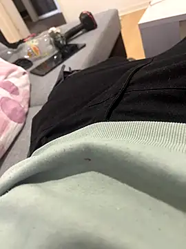 Snapshot of 27SKLuder chatting on 10.13.25 27SKLuder online show from 10.13.25