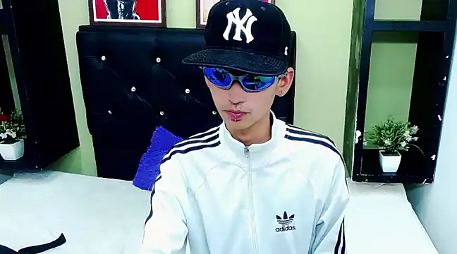 ttimy x boy online show from 12.27.24