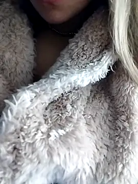 fofinhaa12 online show from 11.11.25