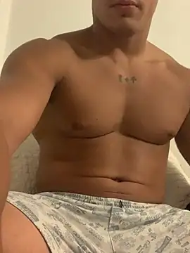 Snapshot of Babzinho_ chatting on 12.16.24 Babzinho online show from 12.16.24