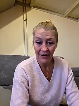 lisalustjouw online show from 11.20.25