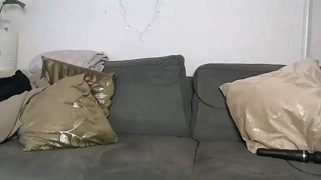 IntiMia online show from 12.19.24