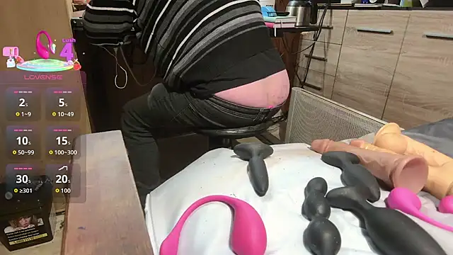 Snapshot of misteryman1956 chatting on 02.04.26 misteryman1956 online show from 02.04.26