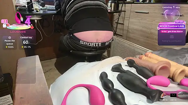 Snapshot of misteryman1956 chatting on 02.10.26 misteryman1956 online show from 02.10.26