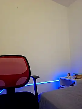 Snapshot of VictoriaEvaans_ chatting on 10.18.25 VictoriaEvaans online show from 10.18.25