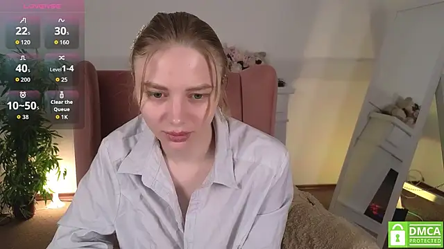 Snapshot of MirraBellanta chatting on 04.20.26 MirraBellanta online show from 04.20.26