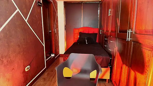 NatashaMason  online show from 02.26.25