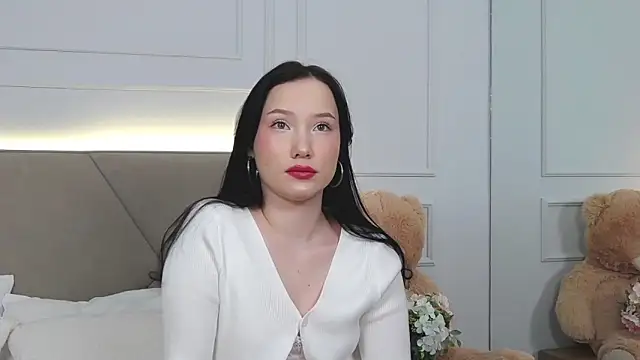 LeilaLow online show from 01.15.25