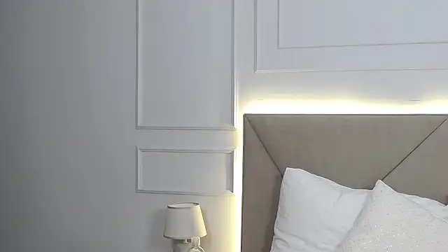 LeilaLow online show from 03.20.25